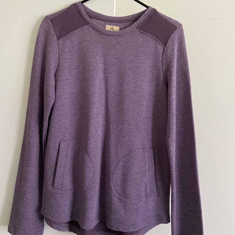 Ascend sweatshirt, new